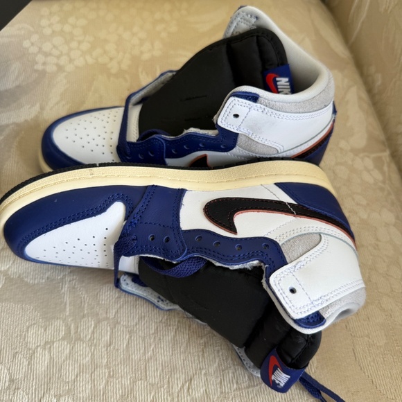 Air Jordan 1 Retro High OG GS “Rare Air” Deep Royal Blue Size 1Y - Picture 16 of 16